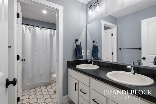 5904 Crossmoor Street, Caledonia, MI 49316