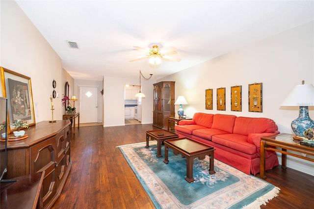 710 E MINNESOTA AVENUE B, Deland, FL 32724