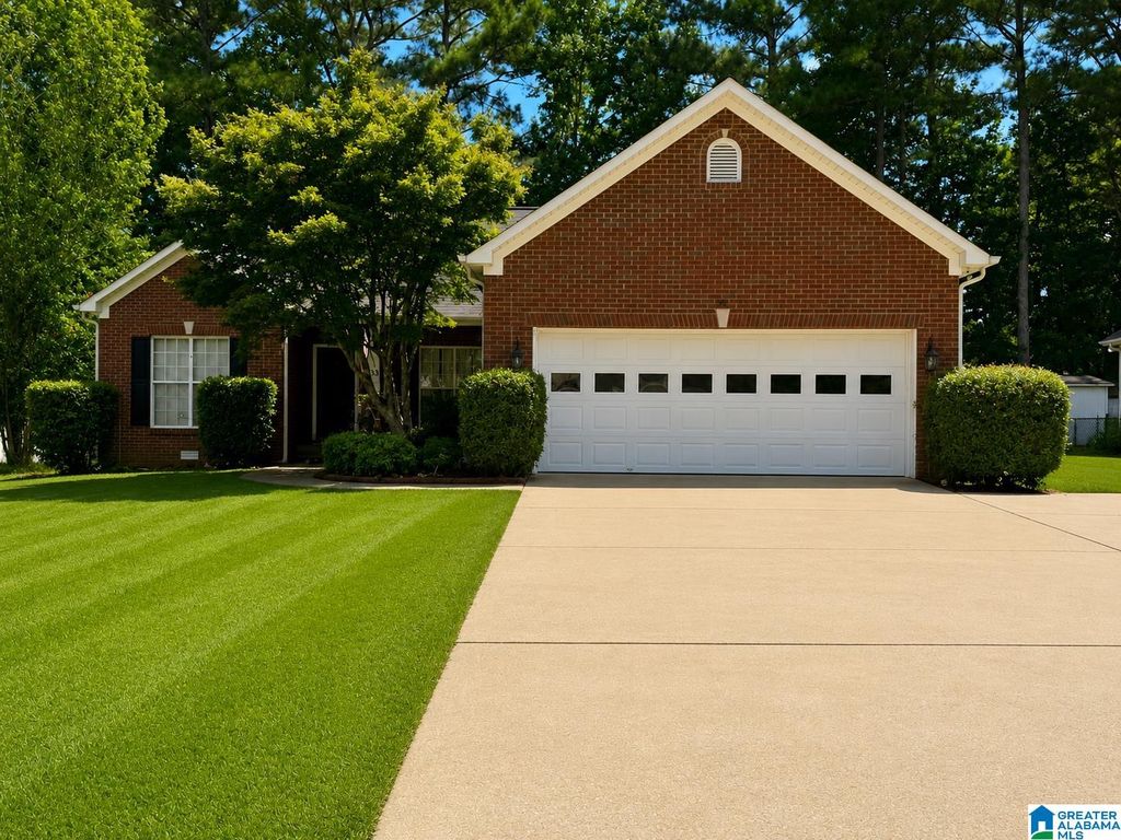 33 LILLIAN LANE, Anniston, AL 36207