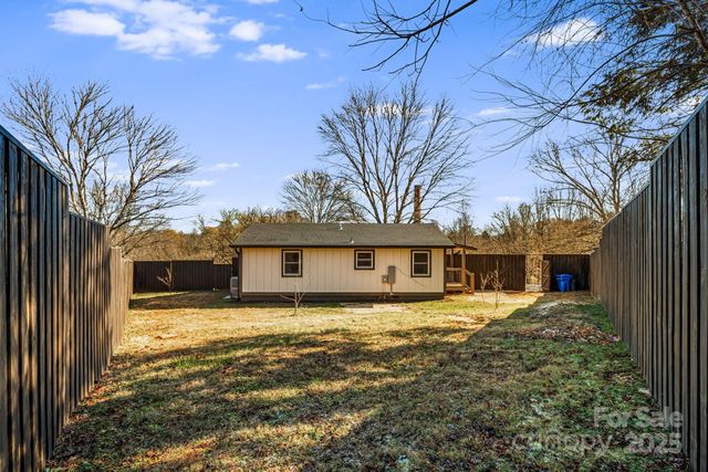 95 Loeb Drive, Brevard, NC 28712