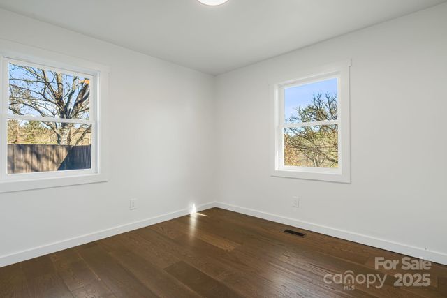 95 Loeb Drive, Brevard, NC 28712