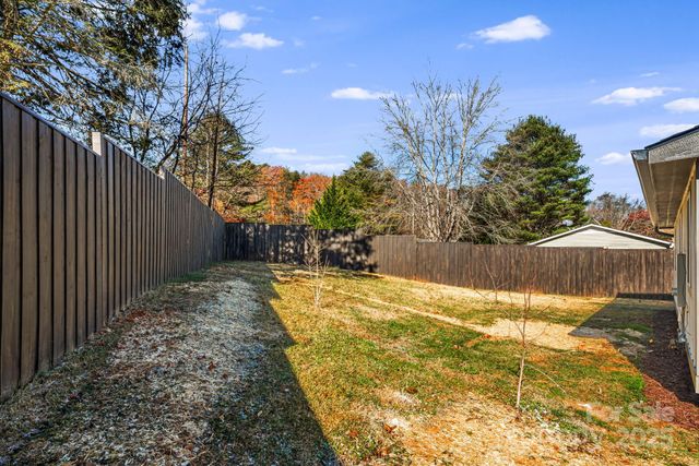 95 Loeb Drive, Brevard, NC 28712