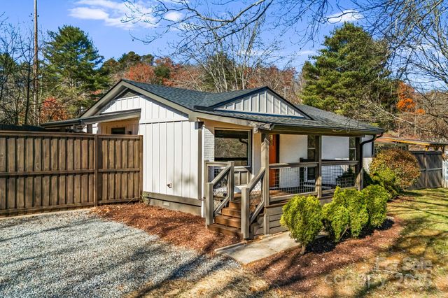 95 Loeb Drive, Brevard, NC 28712