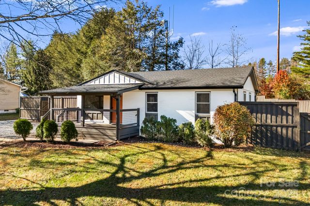 95 Loeb Drive, Brevard, NC 28712