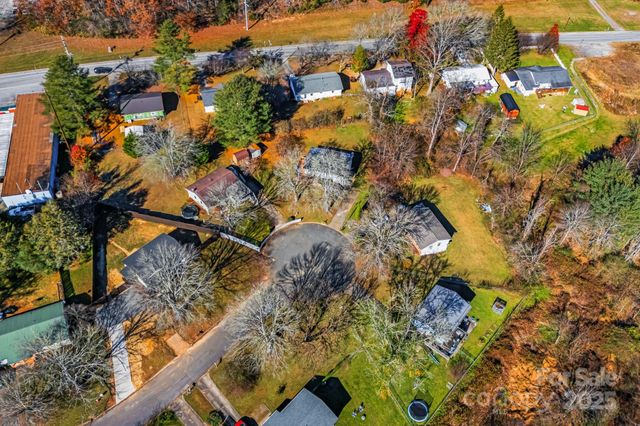 95 Loeb Drive, Brevard, NC 28712