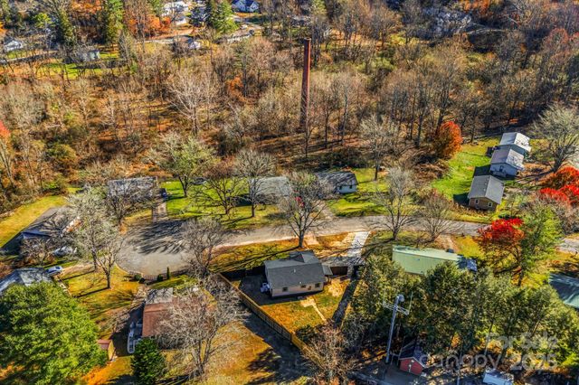 95 Loeb Drive, Brevard, NC 28712