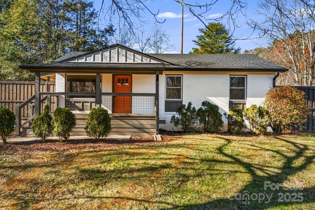 95 Loeb Drive, Brevard, NC 28712