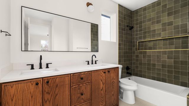 4901 Gladeview DR B, Austin, TX 78745