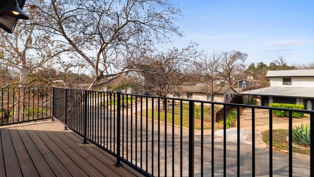 4901 Gladeview DR B, Austin, TX 78745