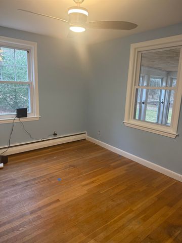 33 Crank Road, Hampton Falls, NH 03844