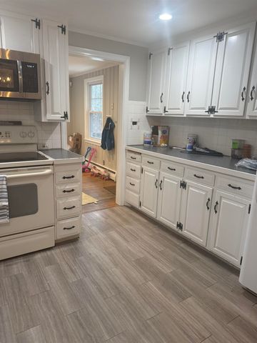 33 Crank Road, Hampton Falls, NH 03844