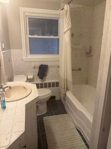 33 Crank Road, Hampton Falls, NH 03844