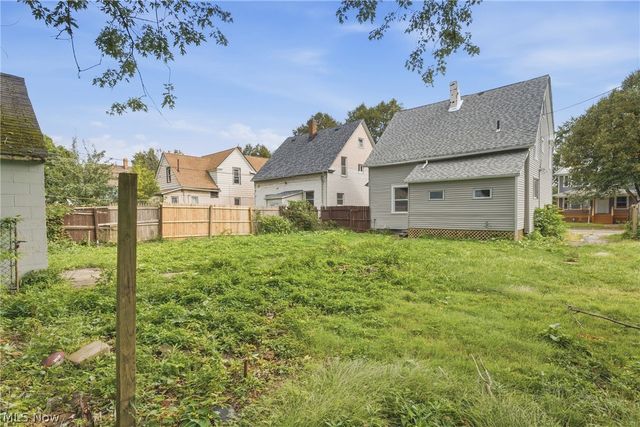 2162 W 95th Street, Cleveland, OH 44102