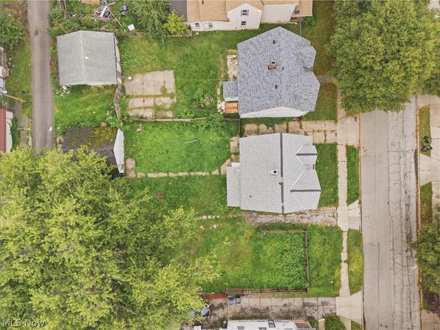 2162 W 95th Street, Cleveland, OH 44102