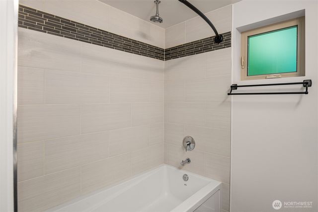 12013 9th Avenue NW #B, Seattle, WA 98177