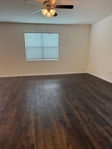 210 Aster Avenue, Locust Grove, GA 30248