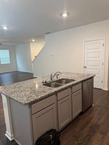 210 Aster Avenue, Locust Grove, GA 30248