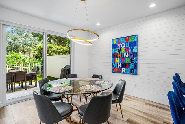 5338 NW 26th Circle S, Boca Raton, FL 33496