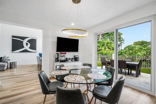 5338 NW 26th Circle S, Boca Raton, FL 33496