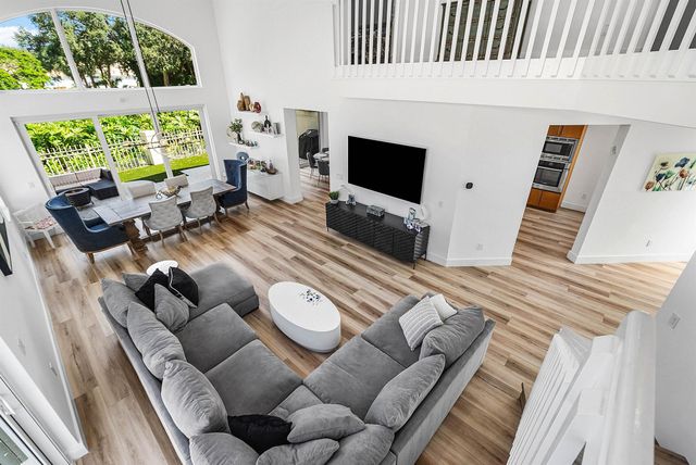 5338 NW 26th Circle S, Boca Raton, FL 33496