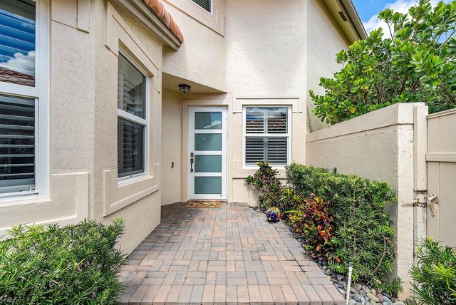 5338 NW 26th Circle S, Boca Raton, FL 33496