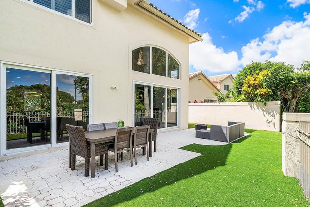 5338 NW 26th Circle S, Boca Raton, FL 33496