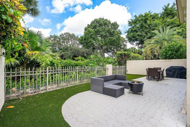 5338 NW 26th Circle S, Boca Raton, FL 33496