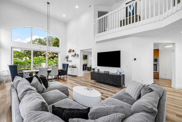 5338 NW 26th Circle S, Boca Raton, FL 33496