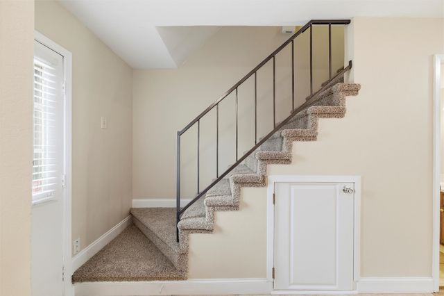 112 Churchill Lane, Euless, TX 76039