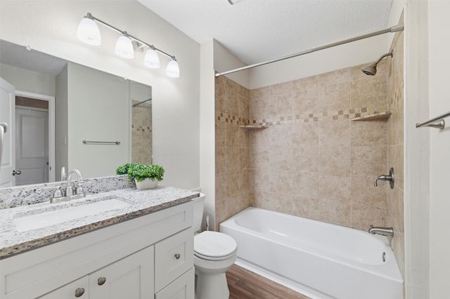 112 Churchill Lane, Euless, TX 76039