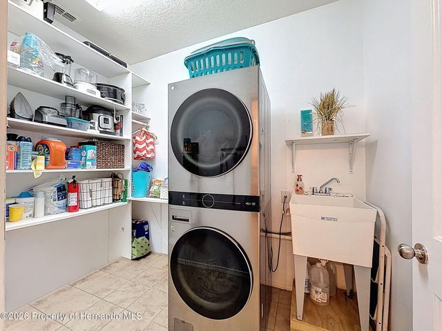 15723 Stone House Drive, Brooksville, FL 34604