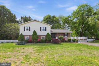 845 CHURCHILL DR, Fredericksburg, VA 22407