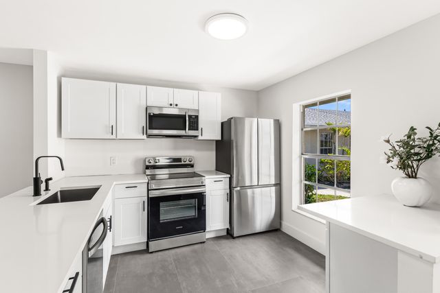 551 Covered Bridge Boulevard, Lake Worth, FL 33467