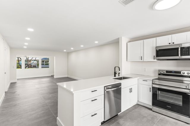 551 Covered Bridge Boulevard, Lake Worth, FL 33467