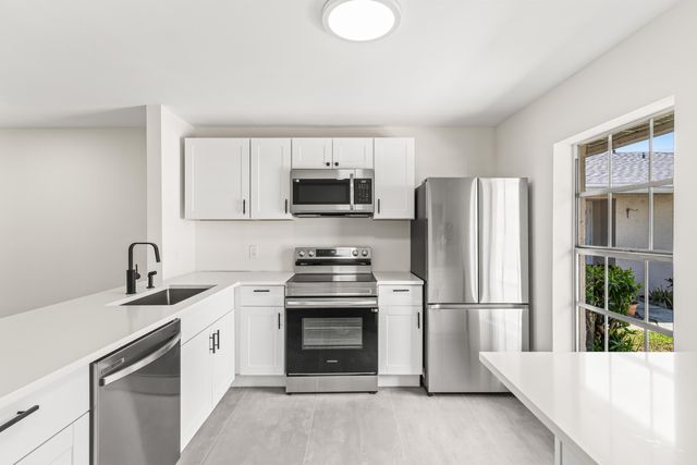 551 Covered Bridge Boulevard, Lake Worth, FL 33467