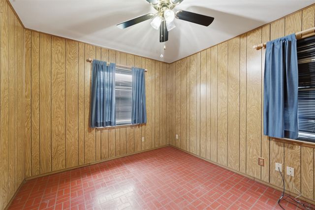 4137 Hiland Drive, Beverly Hills, TX 76711
