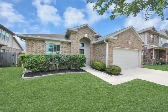 2211 Emerald Lane, Texas City, TX 77591
