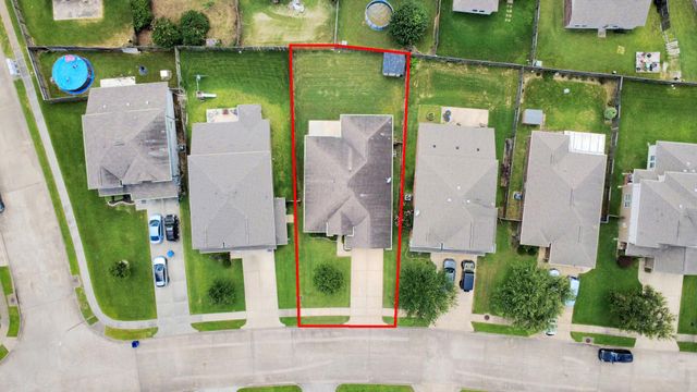 2211 Emerald Lane, Texas City, TX 77591