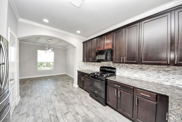 2211 Emerald Lane, Texas City, TX 77591