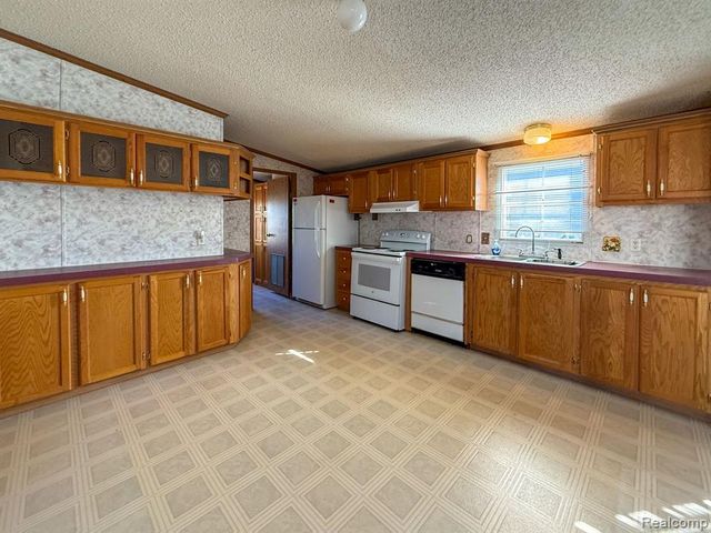 1898 Evergreen Lane, Ypsilanti, MI 48198