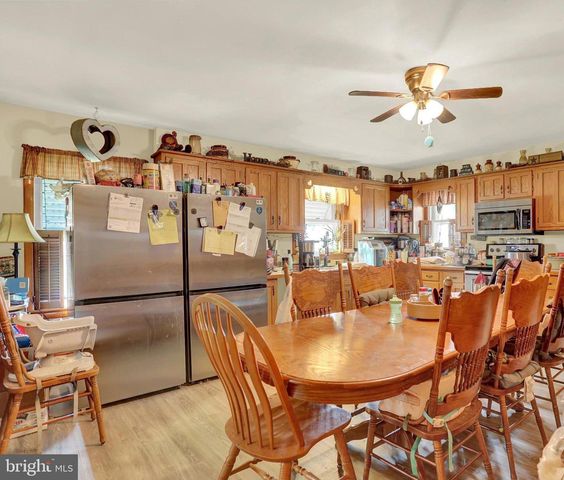 1802 DUBS CHURCH RD, Hanover, PA 17331