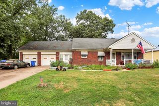 1802 DUBS CHURCH RD, Hanover, PA 17331