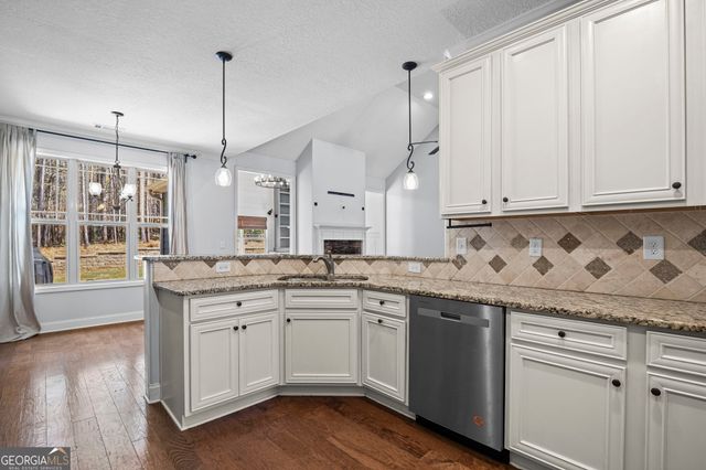 179 Cainbridge Park Drive, Newnan, GA 30263