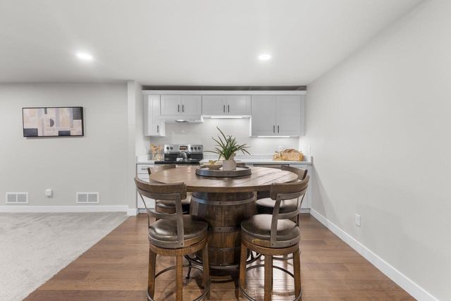 816 Damascus Trail, Cottage Grove, WI 53527