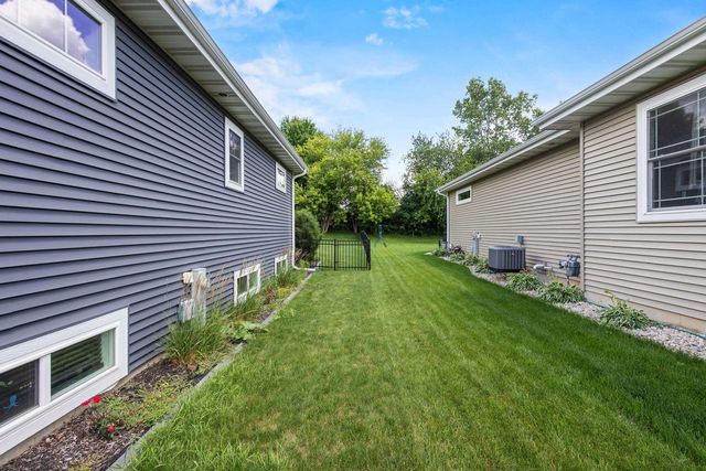 816 Damascus Trail, Cottage Grove, WI 53527
