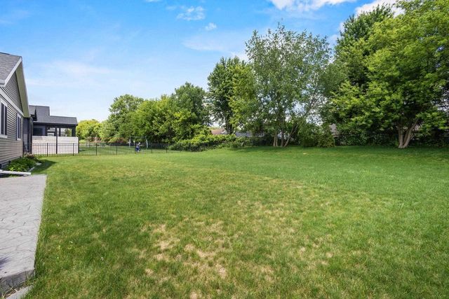 816 Damascus Trail, Cottage Grove, WI 53527