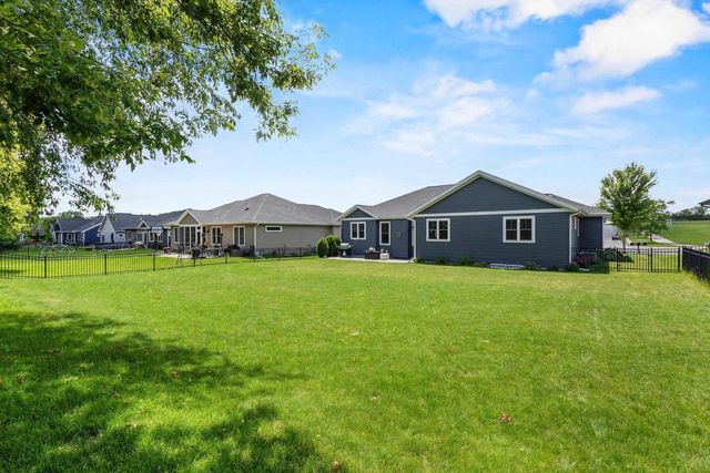 816 Damascus Trail, Cottage Grove, WI 53527