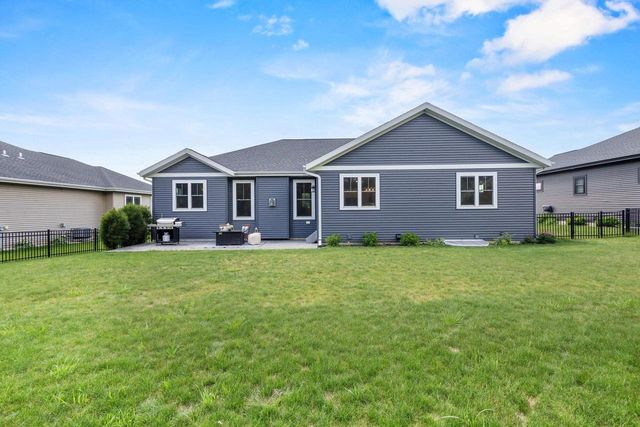 816 Damascus Trail, Cottage Grove, WI 53527