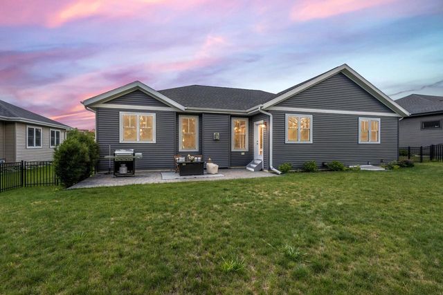 816 Damascus Trail, Cottage Grove, WI 53527