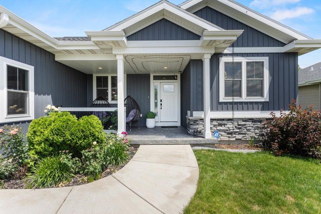 816 Damascus Trail, Cottage Grove, WI 53527
